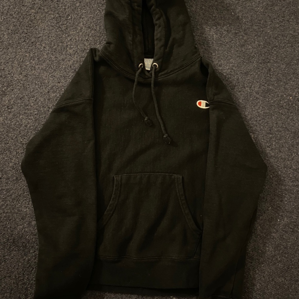 black champion hoodie